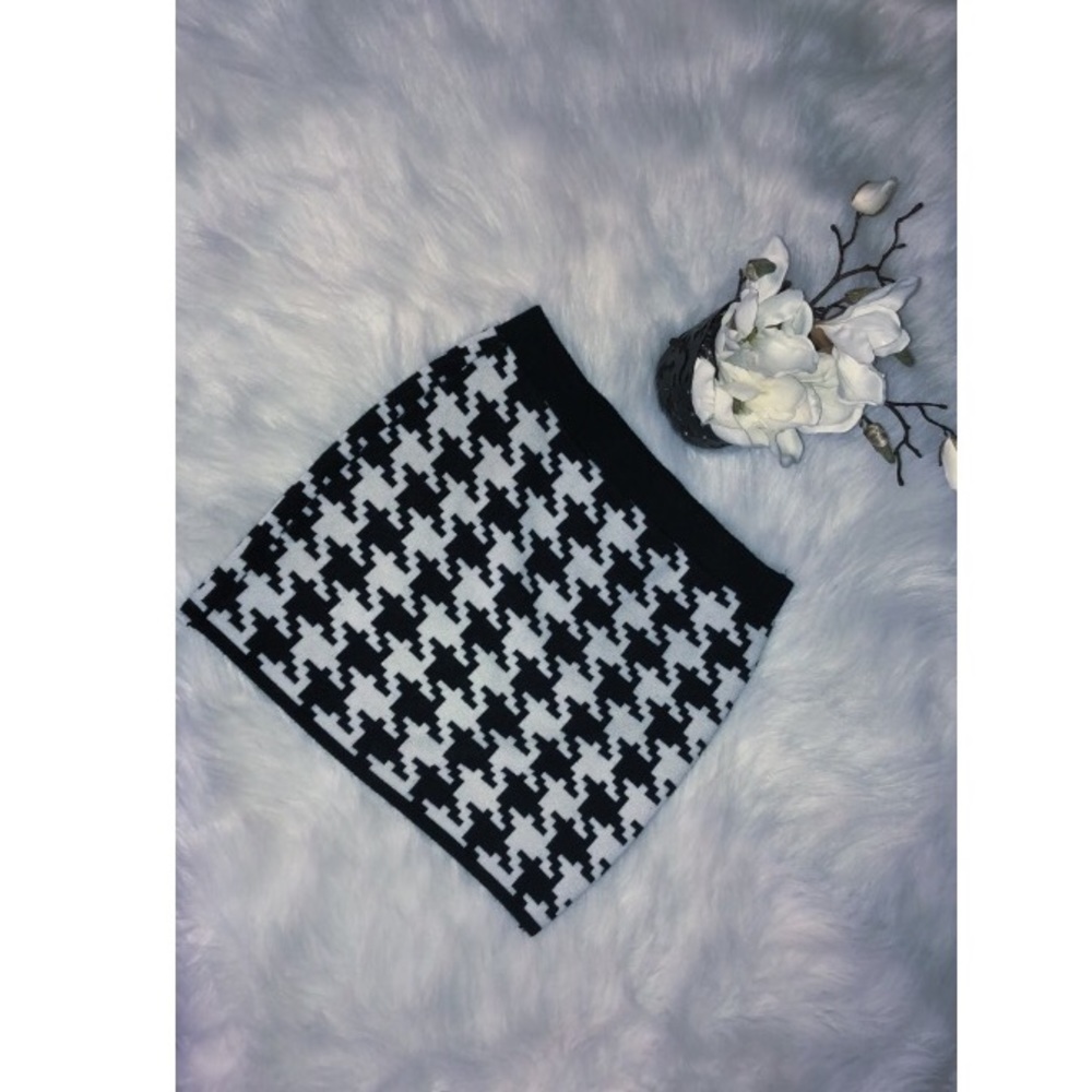 Fuzzy Material Mini Skirt